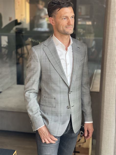 phil suits